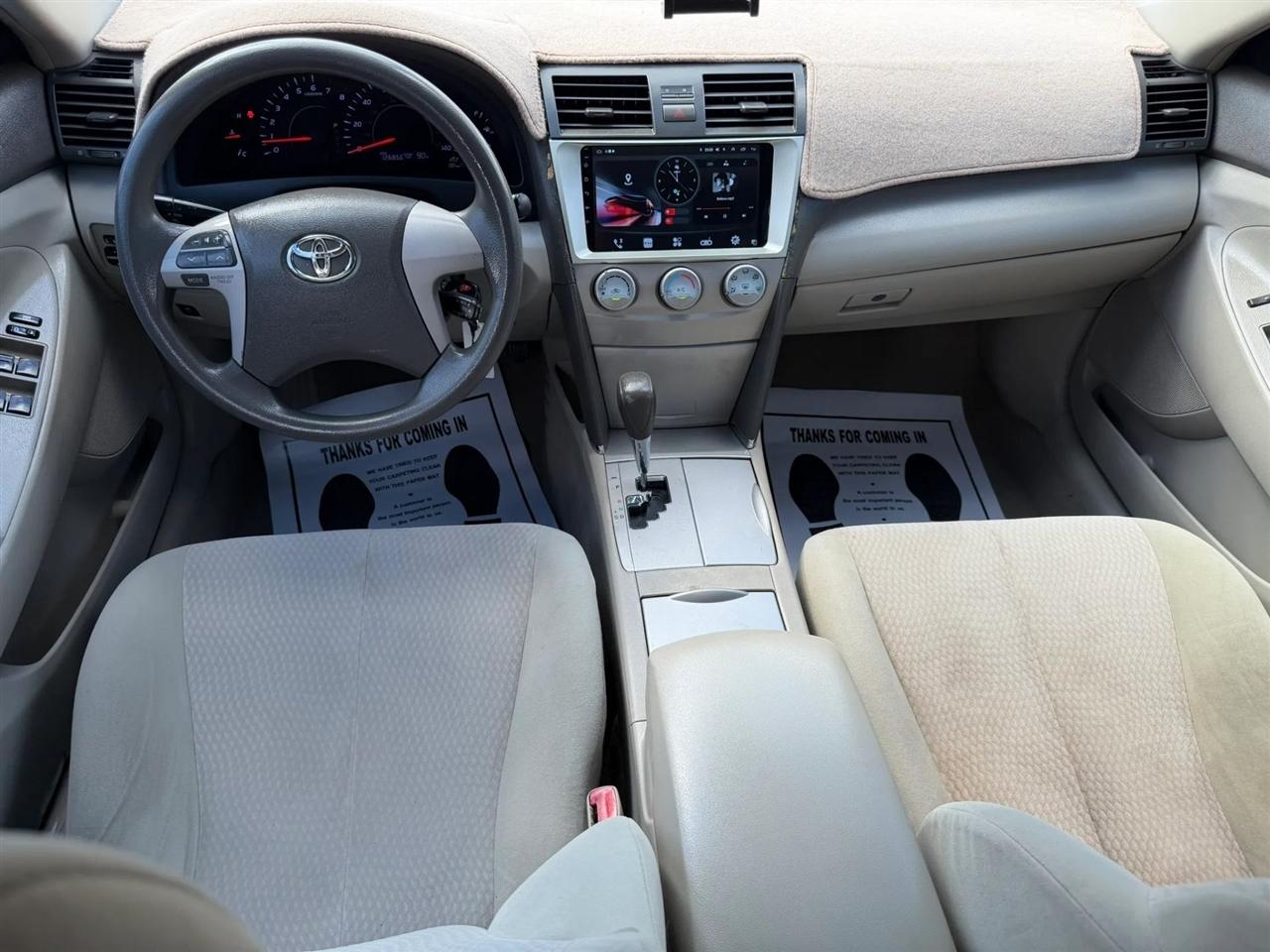 Toyota Camry LE 6-Spd AT 2011