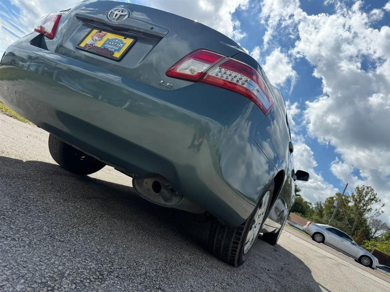 Toyota Camry LE 6-Spd AT 2011