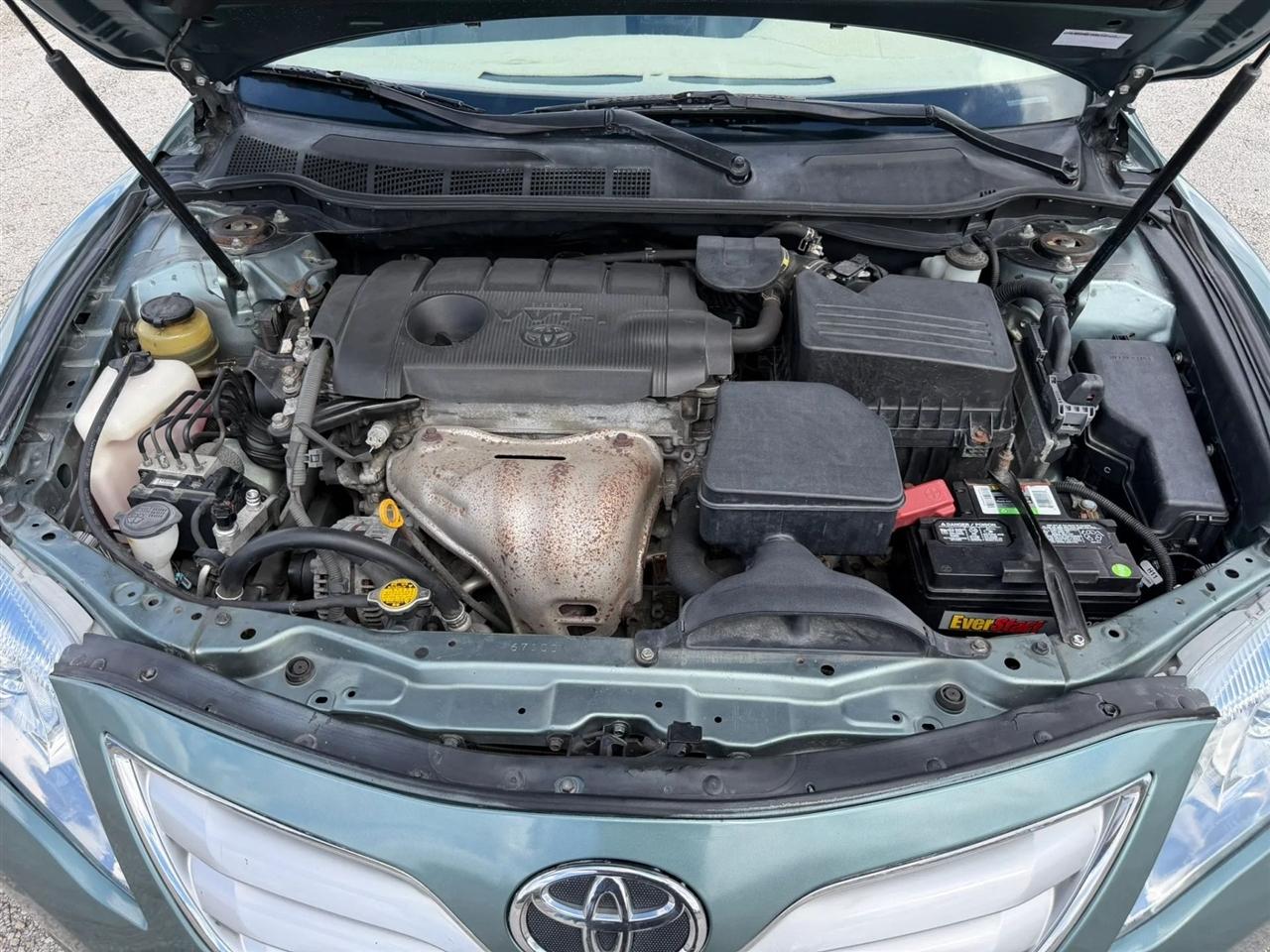 Toyota Camry LE 6-Spd AT 2011