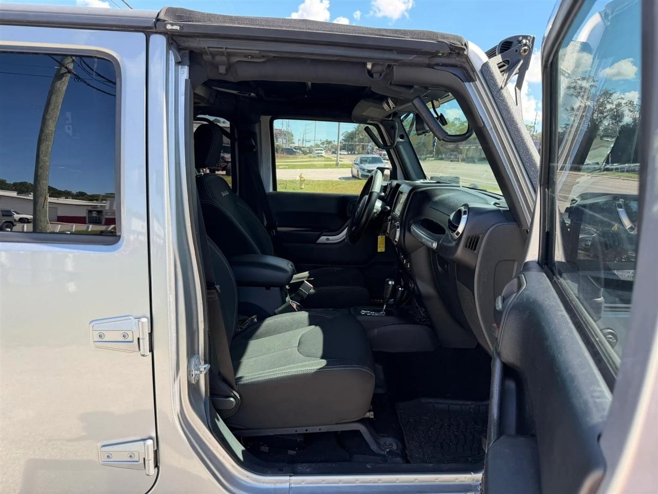 Jeep Wrangler Unlimited Sahara 4WD 2016