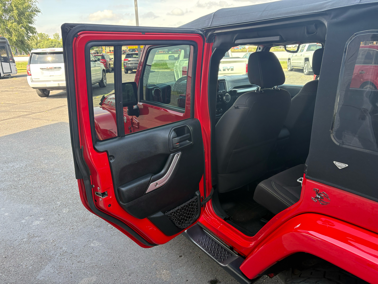 Jeep Wrangler JK Unlimited Sahara 4x4 2018 Jeep Wrangler JK Unlimited Sahara 4x4 2018