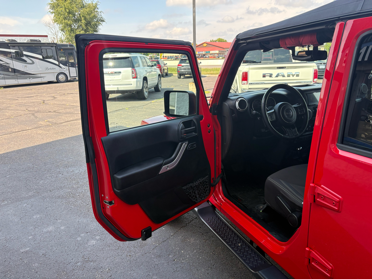Jeep Wrangler JK Unlimited Sahara 4x4 2018 Jeep Wrangler JK Unlimited Sahara 4x4 2018