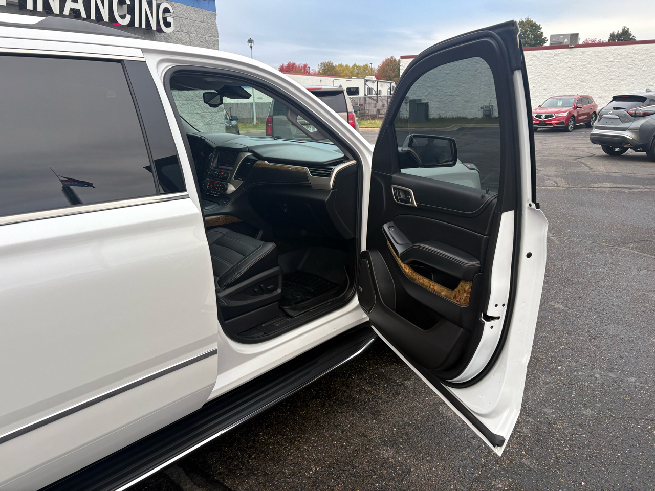 GMC Yukon XL 4WD 4dr Denali 2016 GMC Yukon XL 4WD 4dr Denali 2016