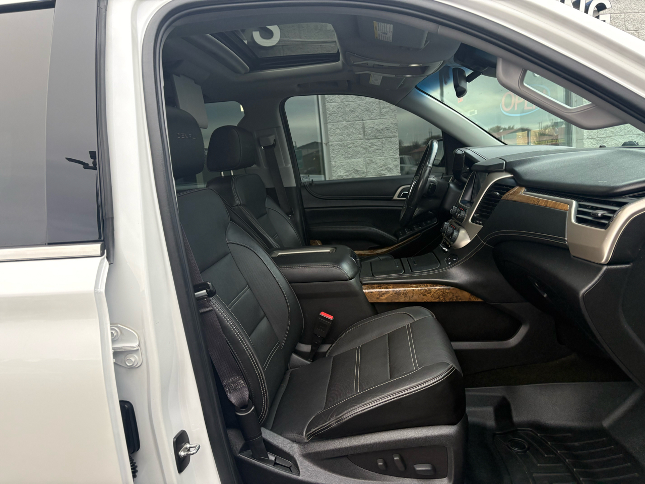 GMC Yukon XL 4WD 4dr Denali 2016 GMC Yukon XL 4WD 4dr Denali 2016