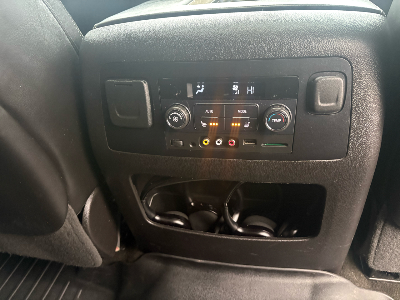 GMC Yukon XL 4WD 4dr Denali 2016 GMC Yukon XL 4WD 4dr Denali 2016