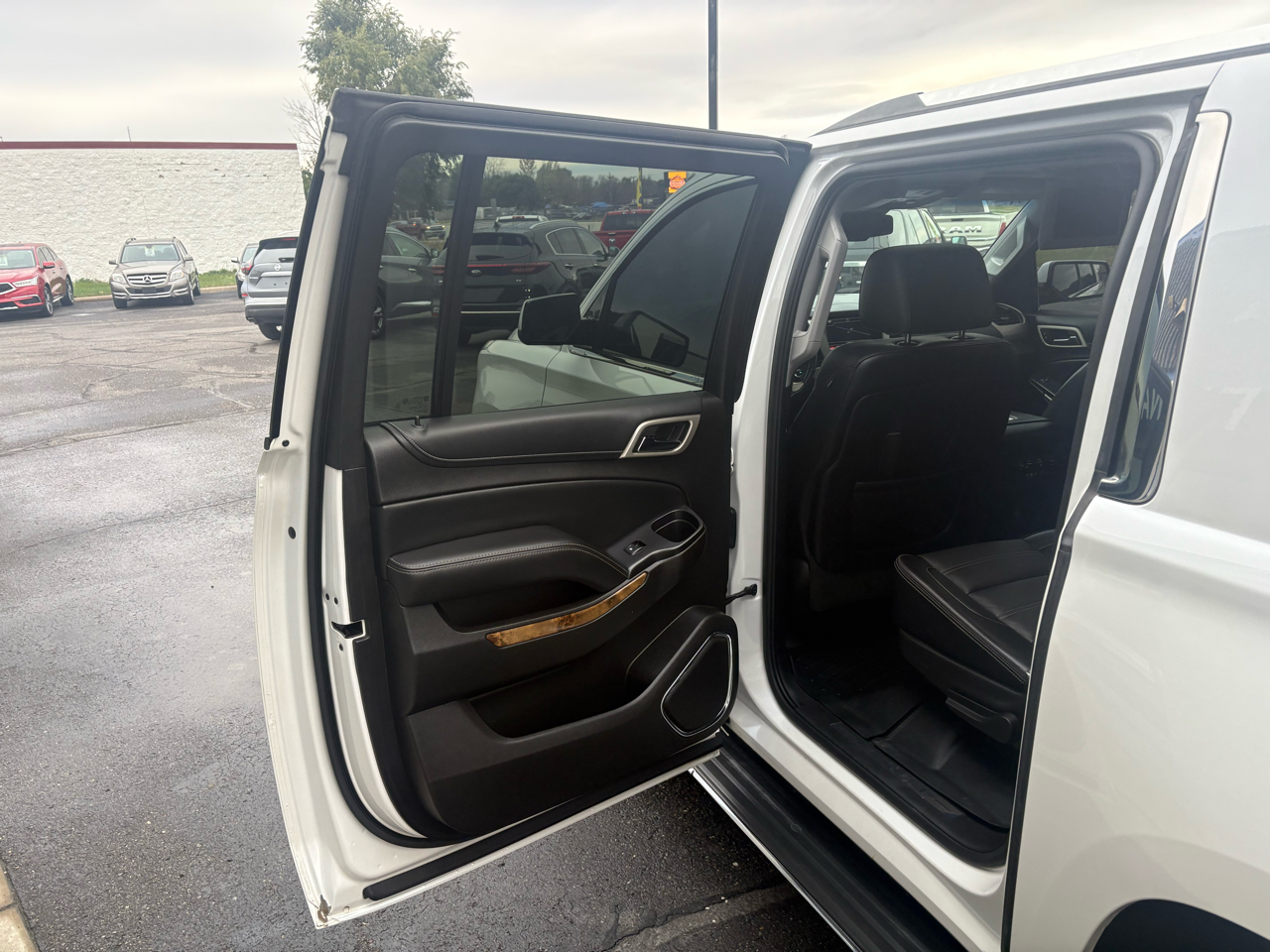 GMC Yukon XL 4WD 4dr Denali 2016 GMC Yukon XL 4WD 4dr Denali 2016