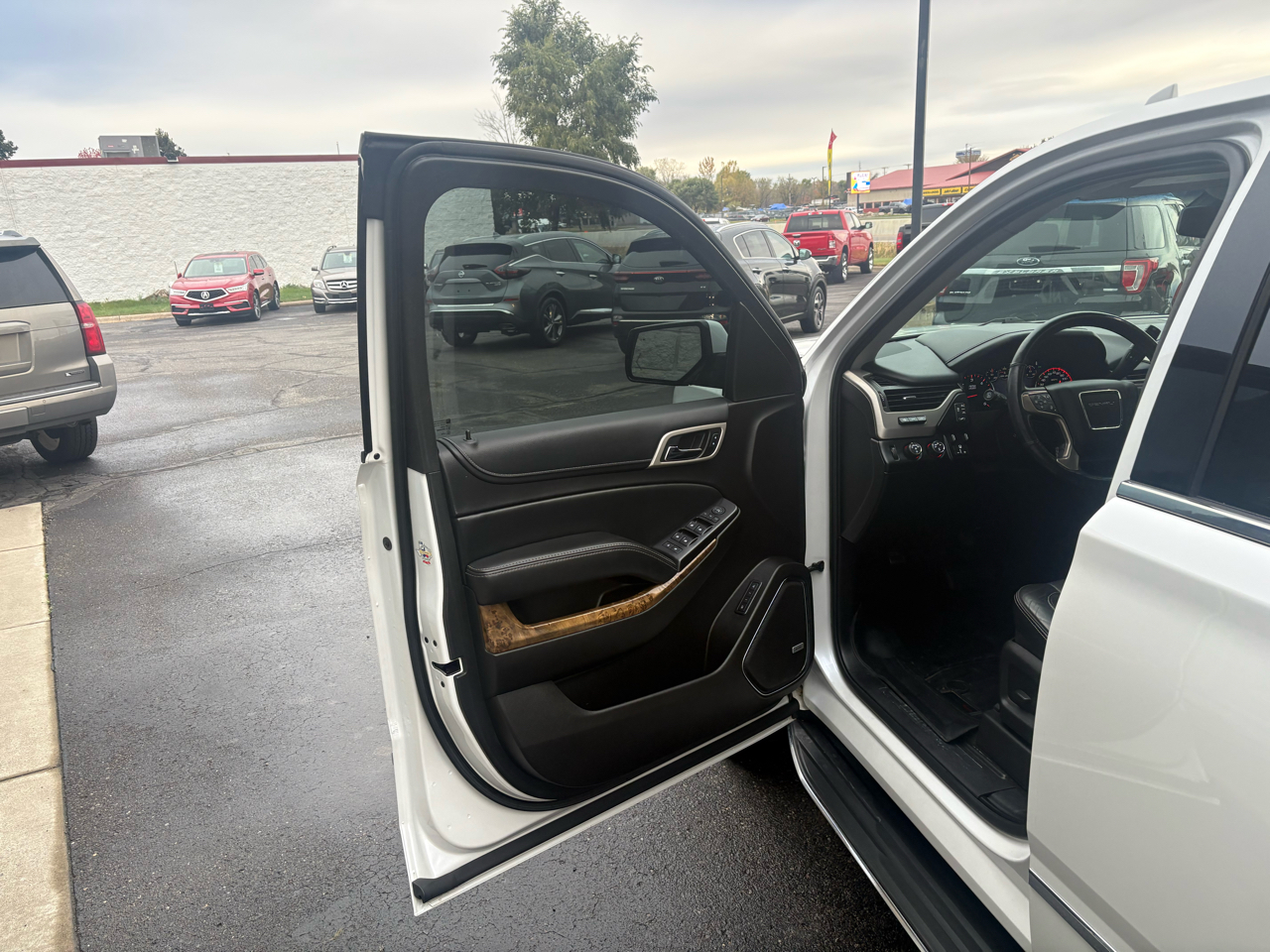 GMC Yukon XL 4WD 4dr Denali 2016 GMC Yukon XL 4WD 4dr Denali 2016