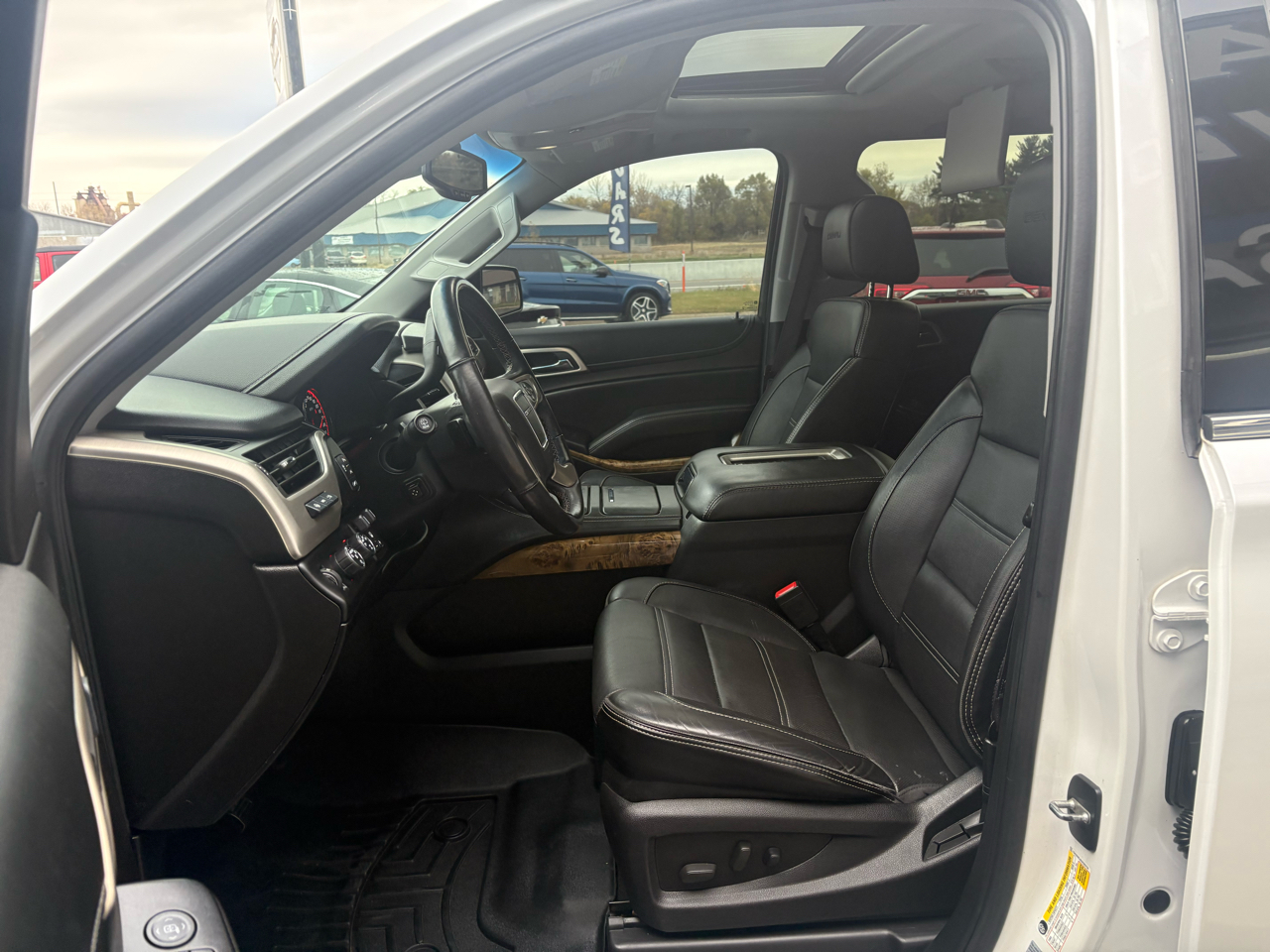 GMC Yukon XL 4WD 4dr Denali 2016 GMC Yukon XL 4WD 4dr Denali 2016