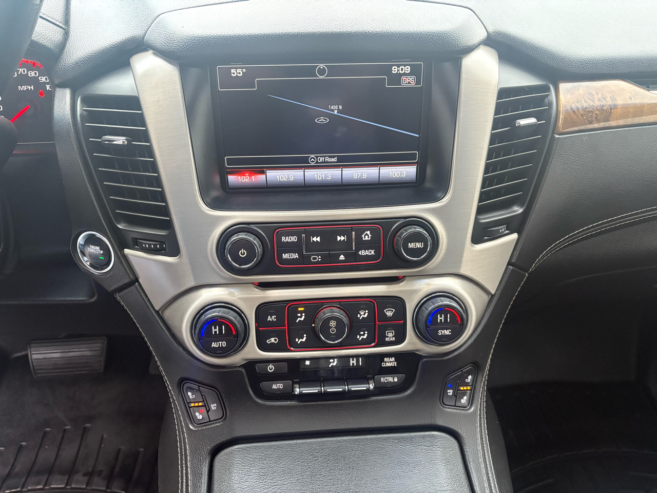 GMC Yukon XL 4WD 4dr Denali 2016 GMC Yukon XL 4WD 4dr Denali 2016