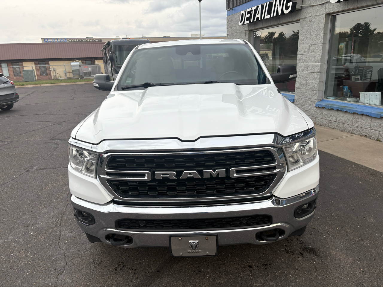 RAM 1500 Big Horn 4x4 Crew Cab 5'7" Box 2022 RAM 1500 Big Horn 4x4 Crew Cab 5'7" Box 2022