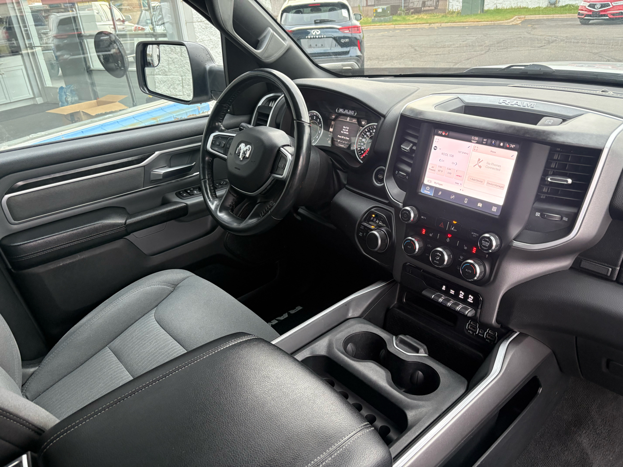 RAM 1500 Big Horn 4x4 Crew Cab 5'7" Box 2022 RAM 1500 Big Horn 4x4 Crew Cab 5'7" Box 2022