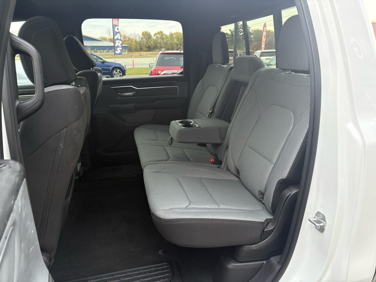 RAM 1500 Big Horn 4x4 Crew Cab 5'7" Box 2022 RAM 1500 Big Horn 4x4 Crew Cab 5'7" Box 2022