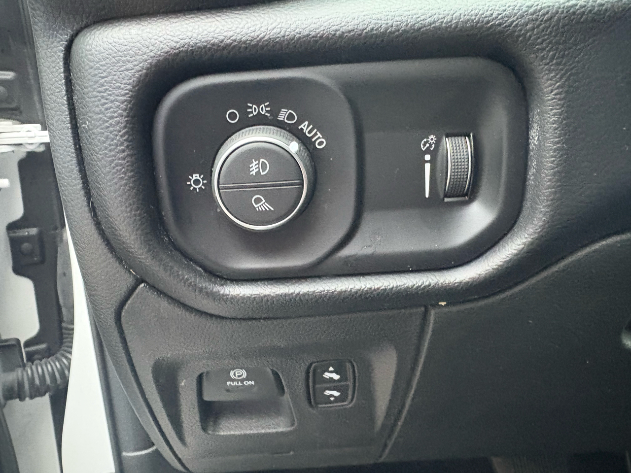 RAM 1500 Big Horn 4x4 Crew Cab 5'7" Box 2022 RAM 1500 Big Horn 4x4 Crew Cab 5'7" Box 2022