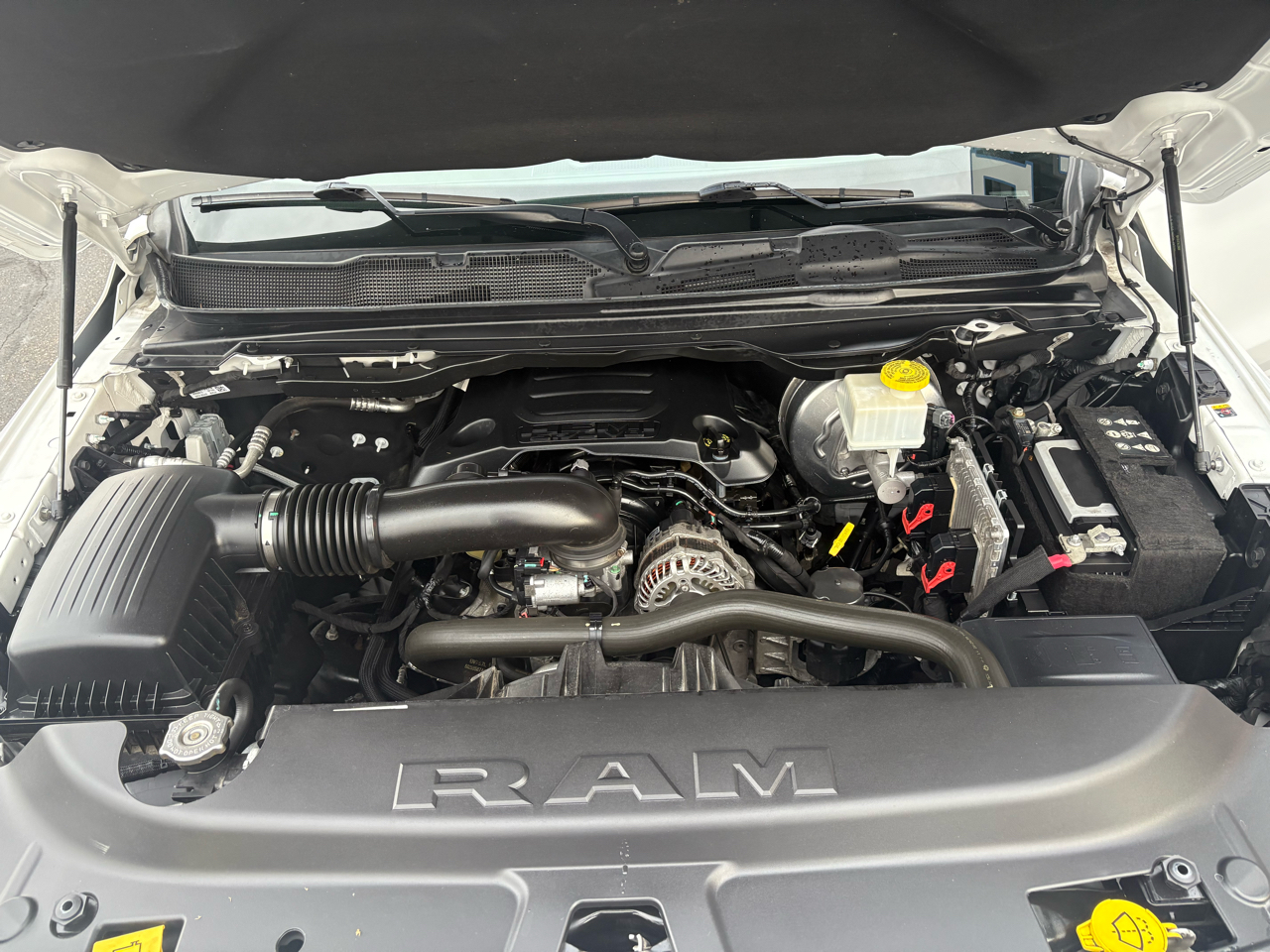 RAM 1500 Big Horn 4x4 Crew Cab 5'7" Box 2022 RAM 1500 Big Horn 4x4 Crew Cab 5'7" Box 2022