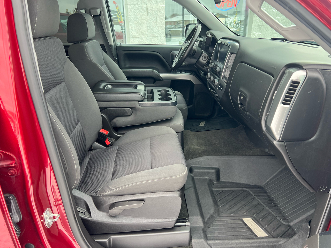 Chevrolet Silverado 1500 4WD Crew Cab 143.5" LT w/1LT 2018