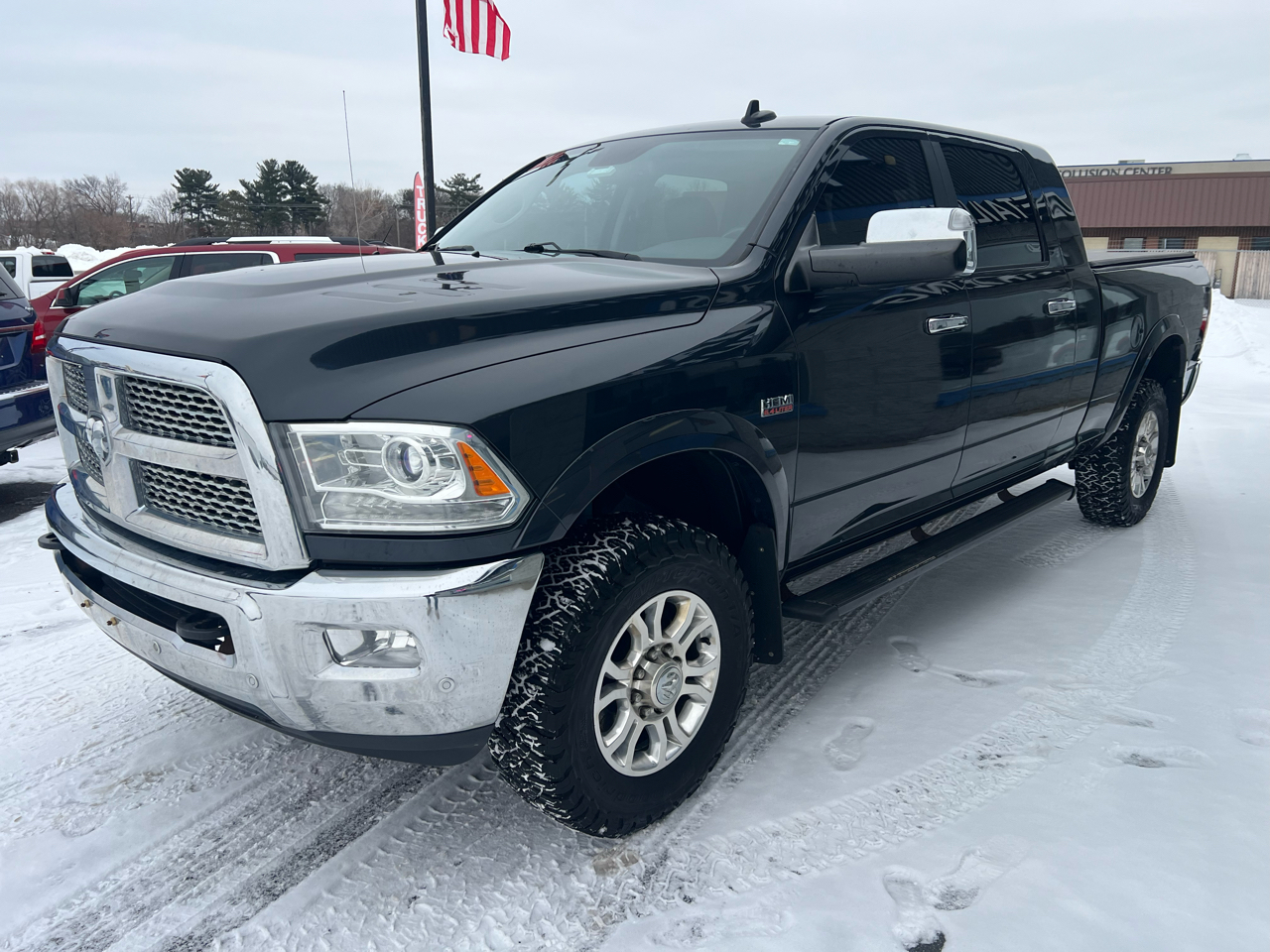 RAM 2500 Laramie 4x4 Mega Cab 6'4" Box 2017