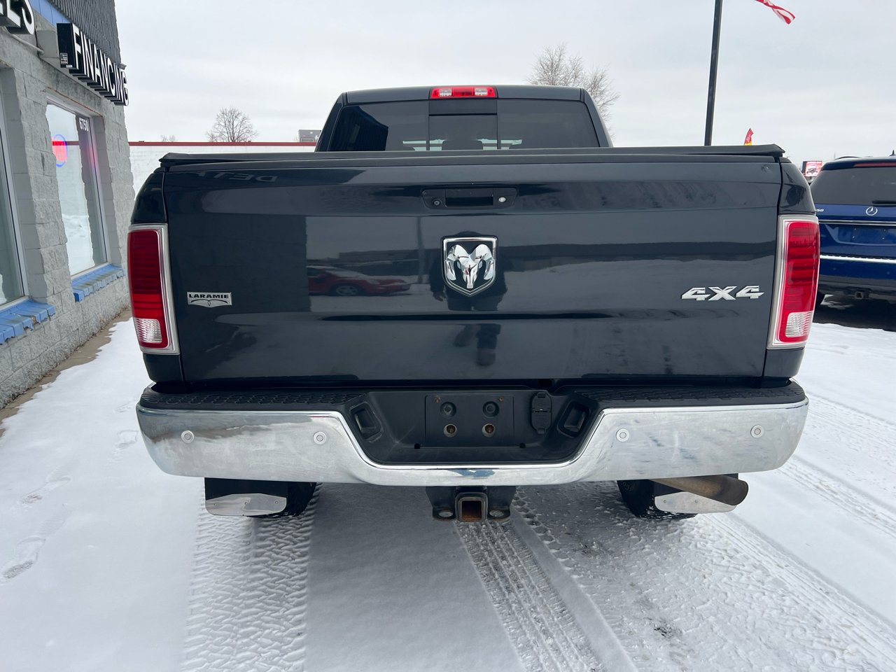 RAM 2500 Laramie 4x4 Mega Cab 6'4" Box 2017