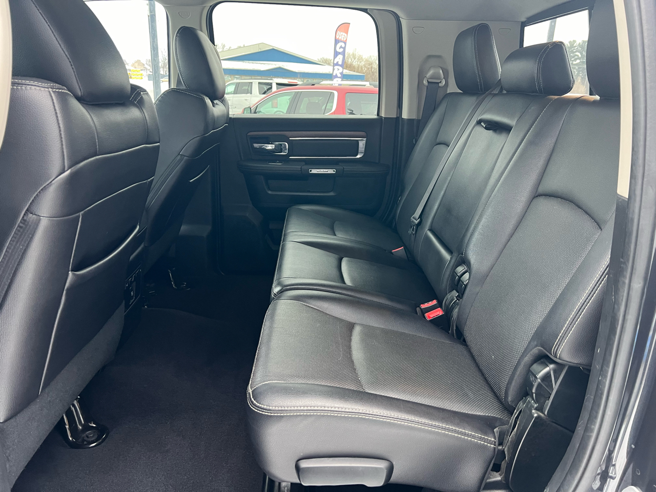 RAM 2500 Laramie 4x4 Mega Cab 6'4" Box 2017