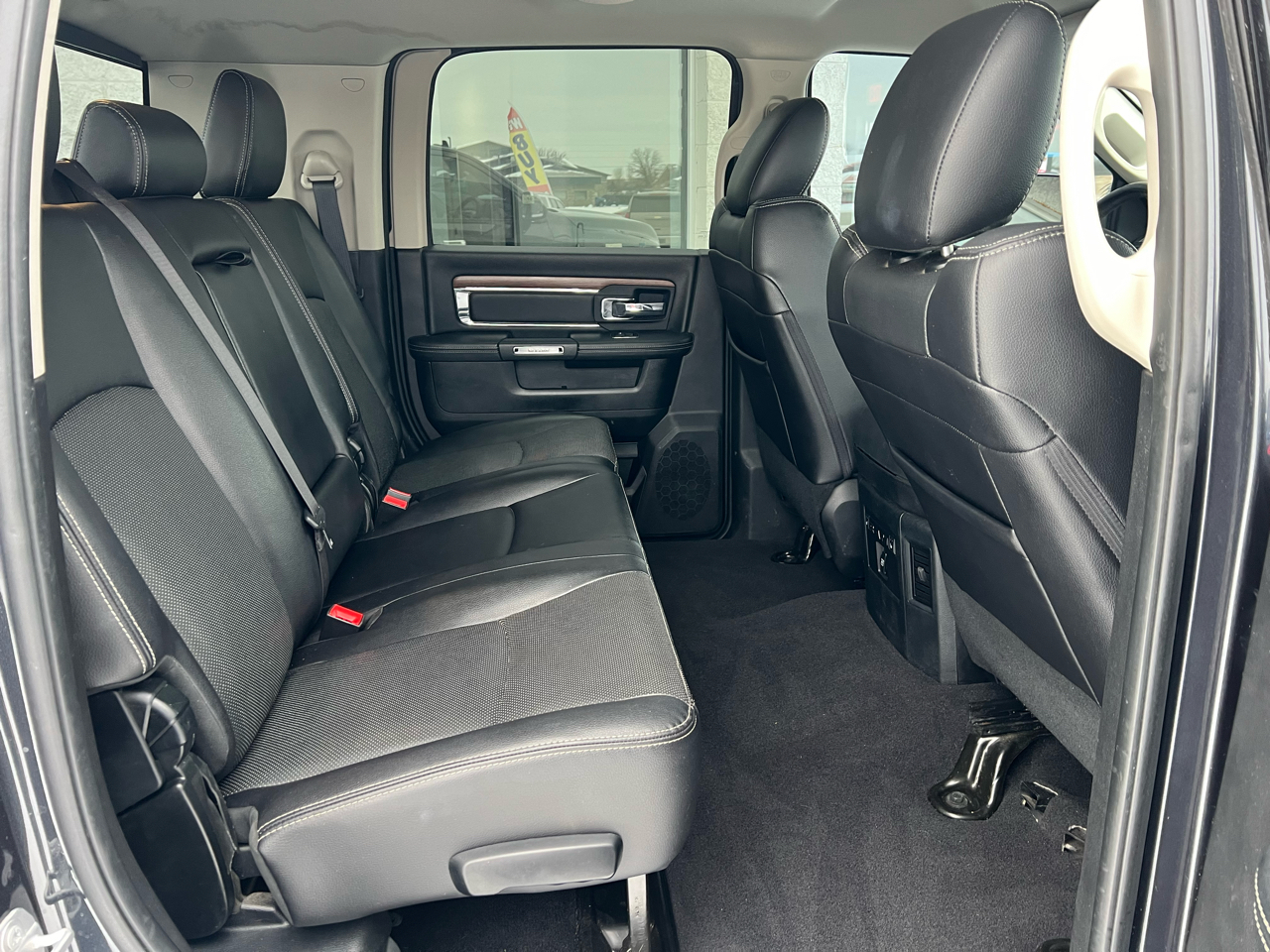 RAM 2500 Laramie 4x4 Mega Cab 6'4" Box 2017