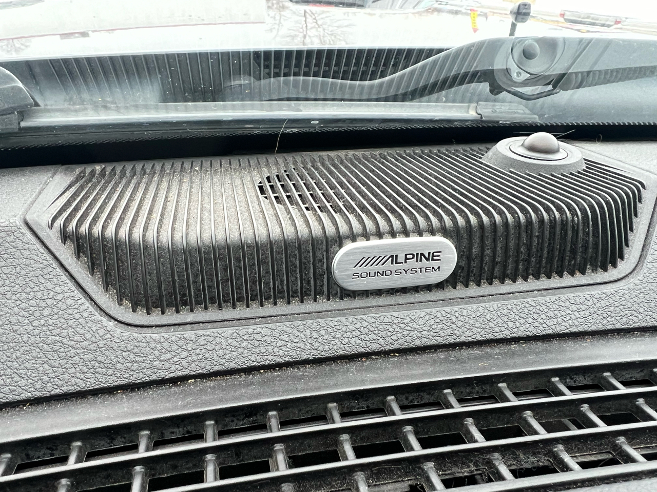 RAM 2500 Laramie 4x4 Mega Cab 6'4" Box 2017