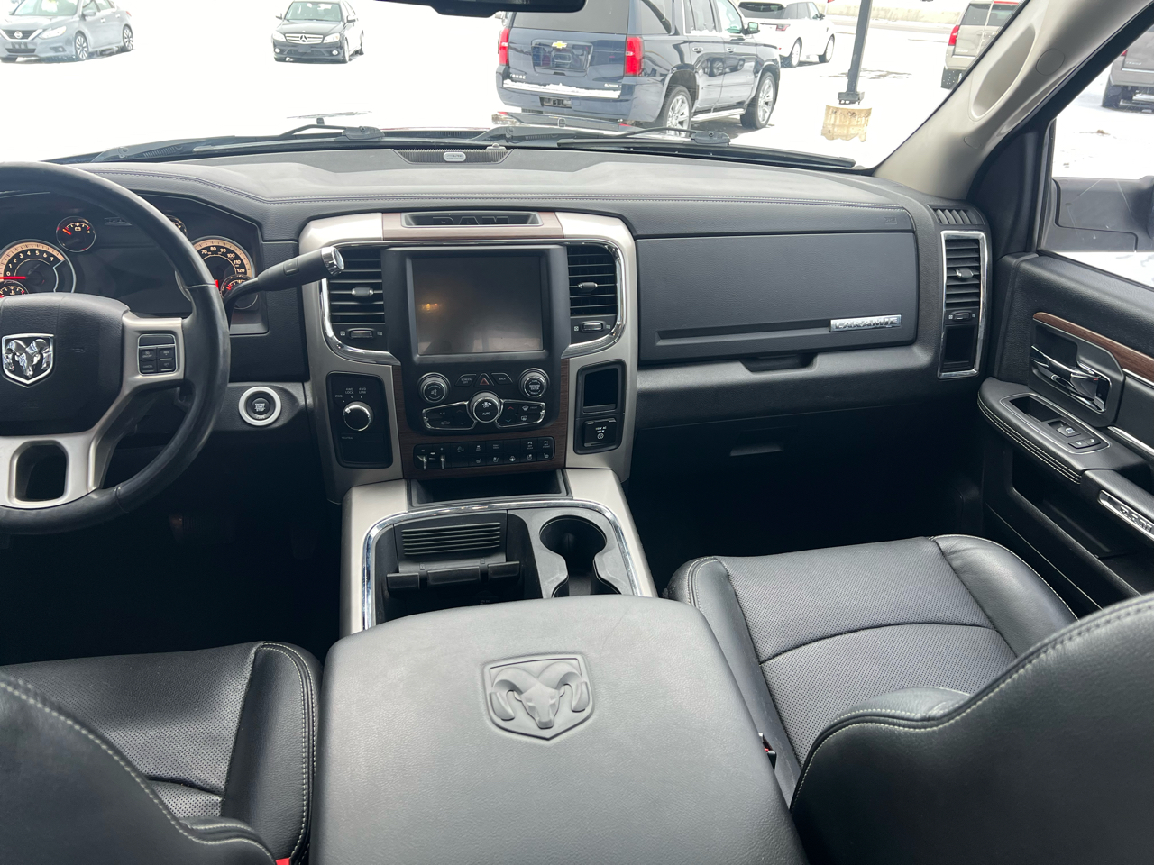 RAM 2500 Laramie 4x4 Mega Cab 6'4" Box 2017