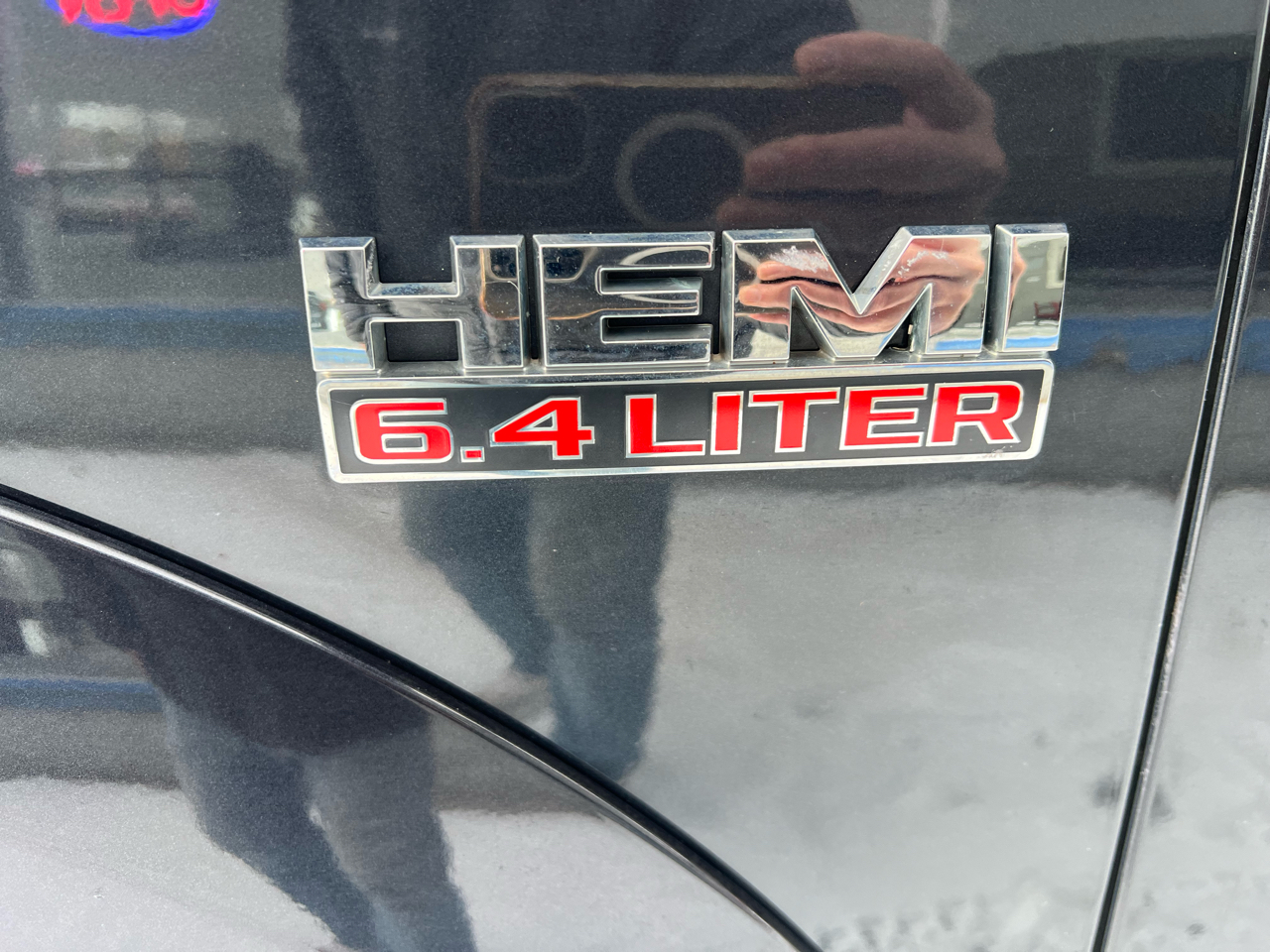 RAM 2500 Laramie 4x4 Mega Cab 6'4" Box 2017