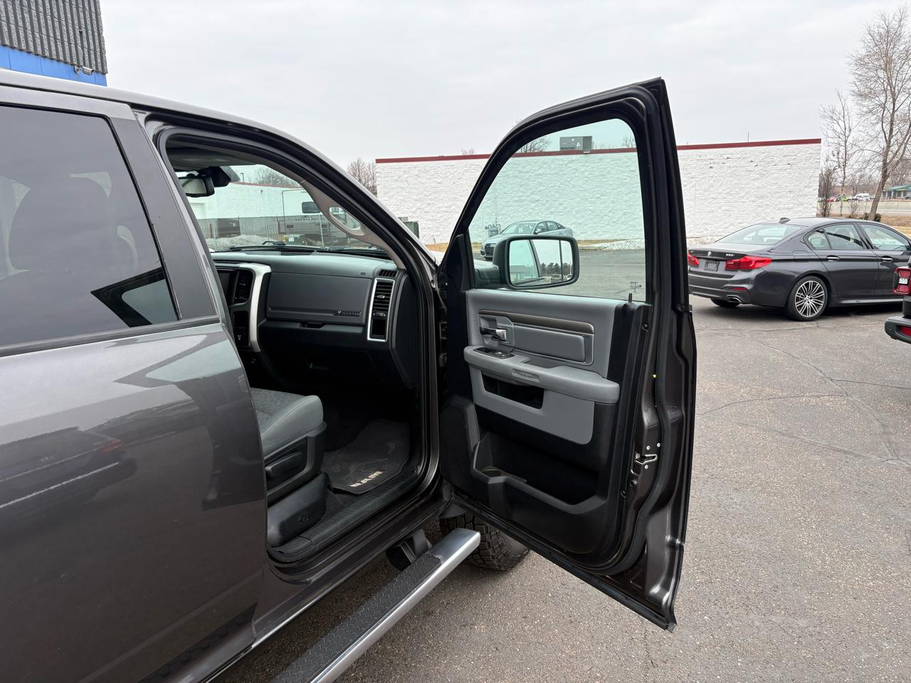 RAM 2500 4WD Mega Cab 160.5" Big Horn 2016