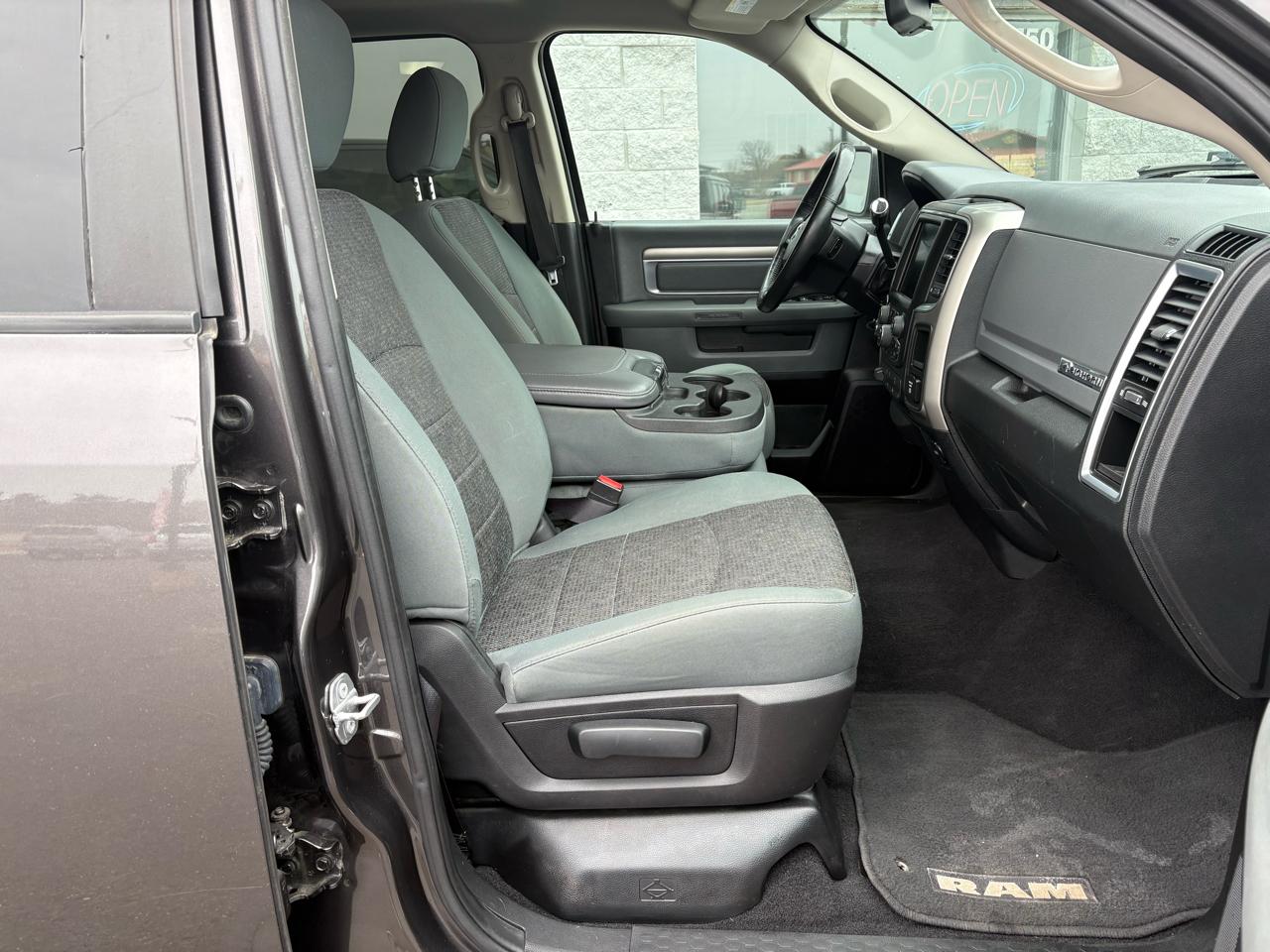 RAM 2500 4WD Mega Cab 160.5" Big Horn 2016