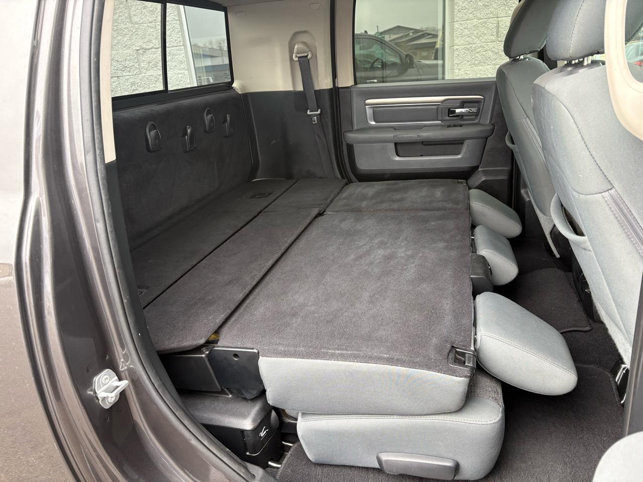 RAM 2500 4WD Mega Cab 160.5" Big Horn 2016