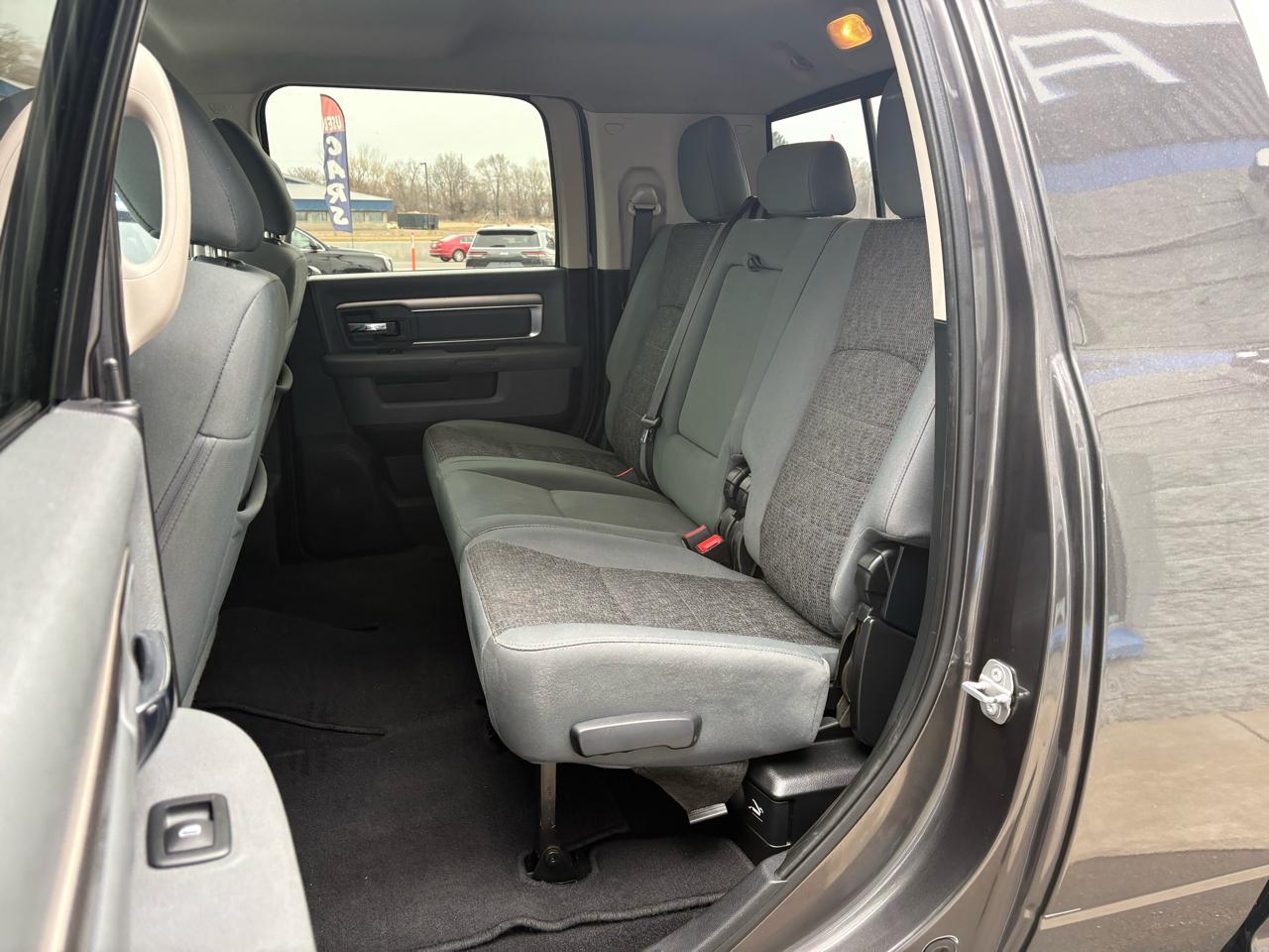 RAM 2500 4WD Mega Cab 160.5" Big Horn 2016