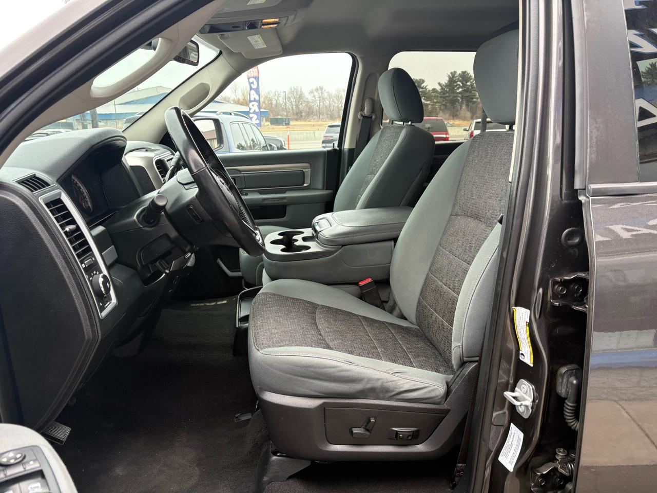 RAM 2500 4WD Mega Cab 160.5" Big Horn 2016