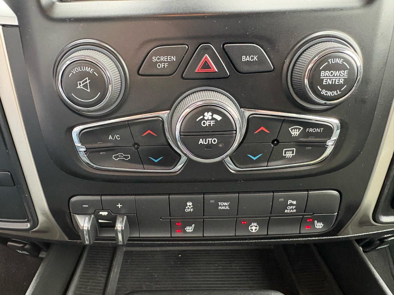 RAM 2500 4WD Mega Cab 160.5" Big Horn 2016