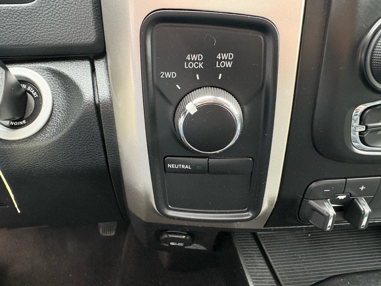 RAM 2500 4WD Mega Cab 160.5" Big Horn 2016