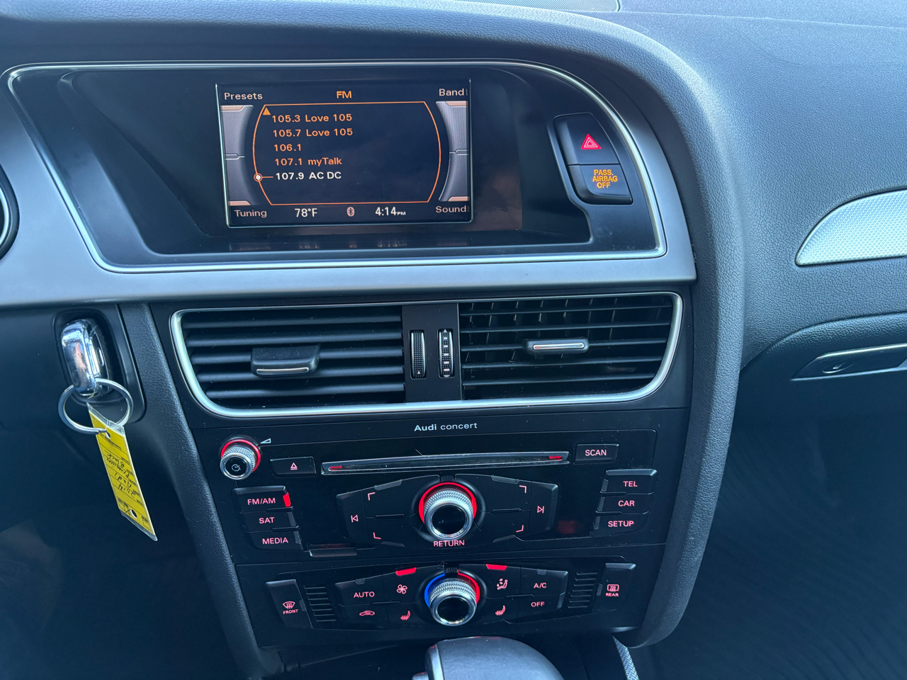 Audi A4 4dr Sdn Auto quattro 2.0T Premium 2014