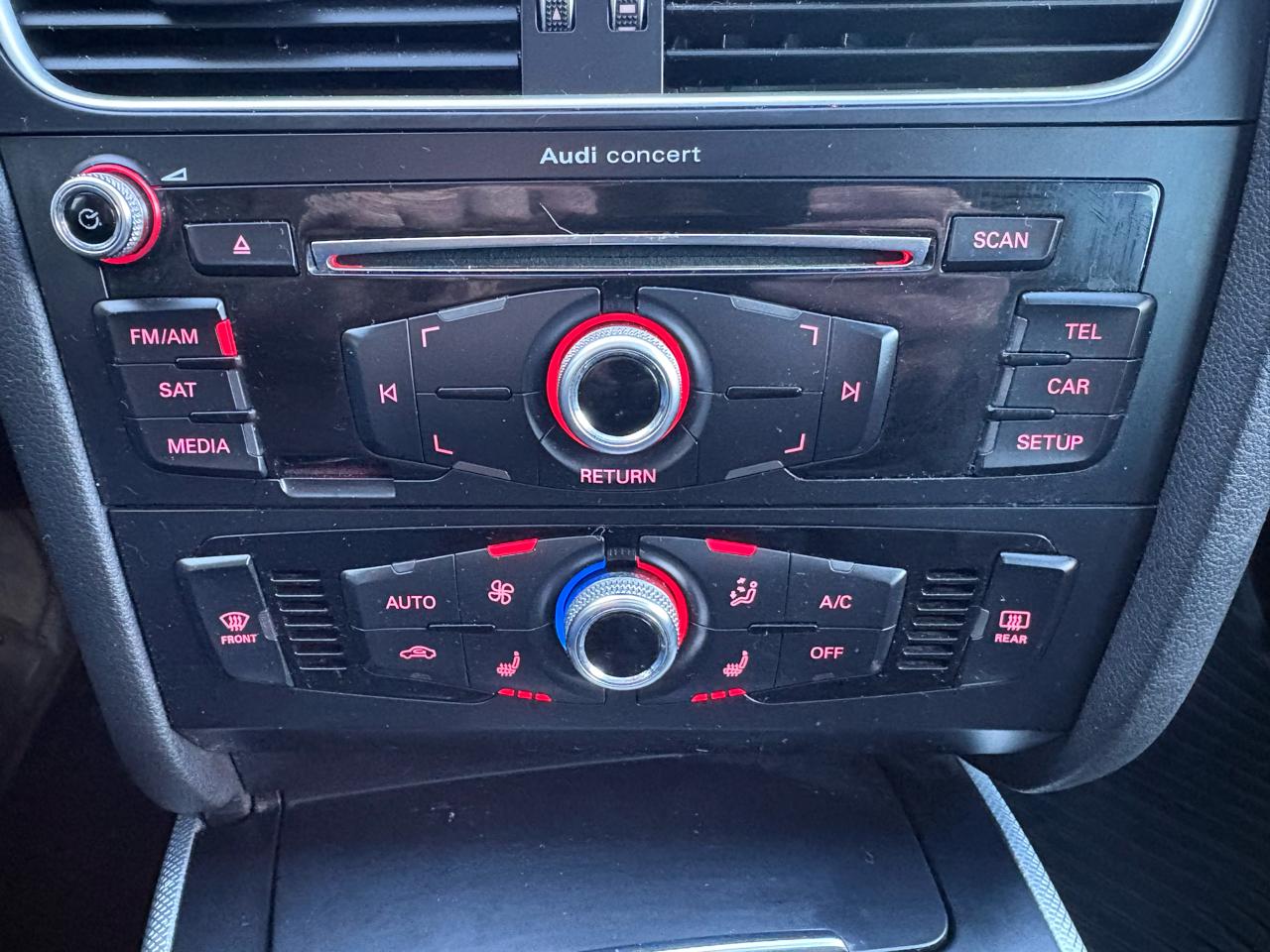 Audi A4 4dr Sdn Auto quattro 2.0T Premium 2014