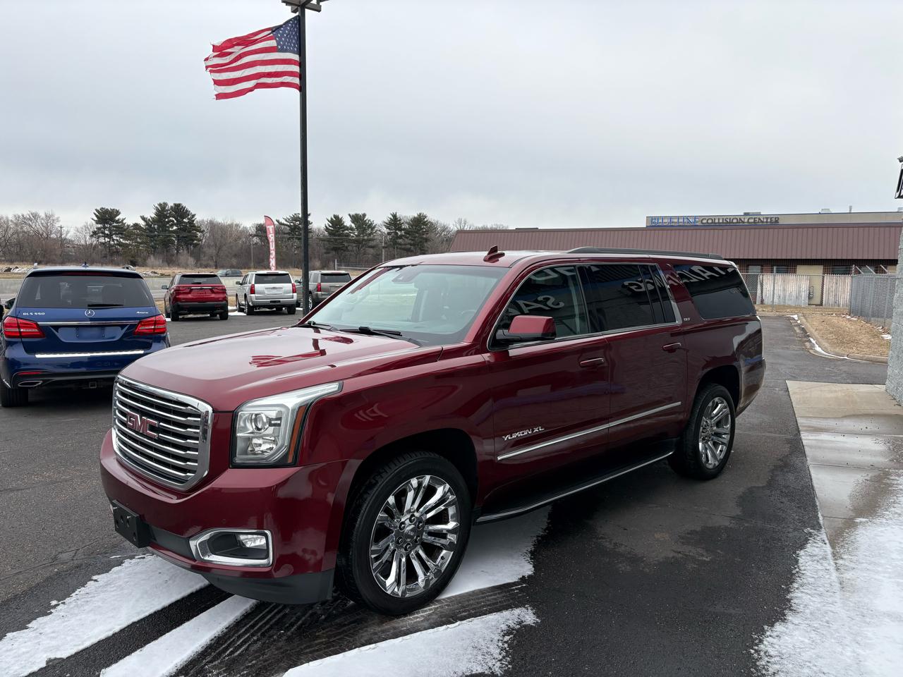 GMC Yukon XL 4WD 4dr SLT 2017