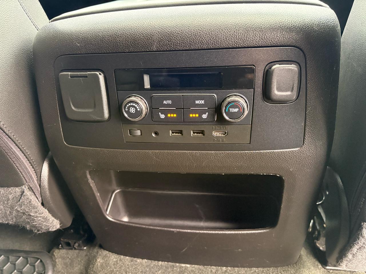 GMC Yukon XL 4WD 4dr SLT 2017