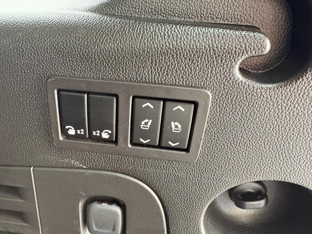 GMC Yukon XL 4WD 4dr SLT 2017