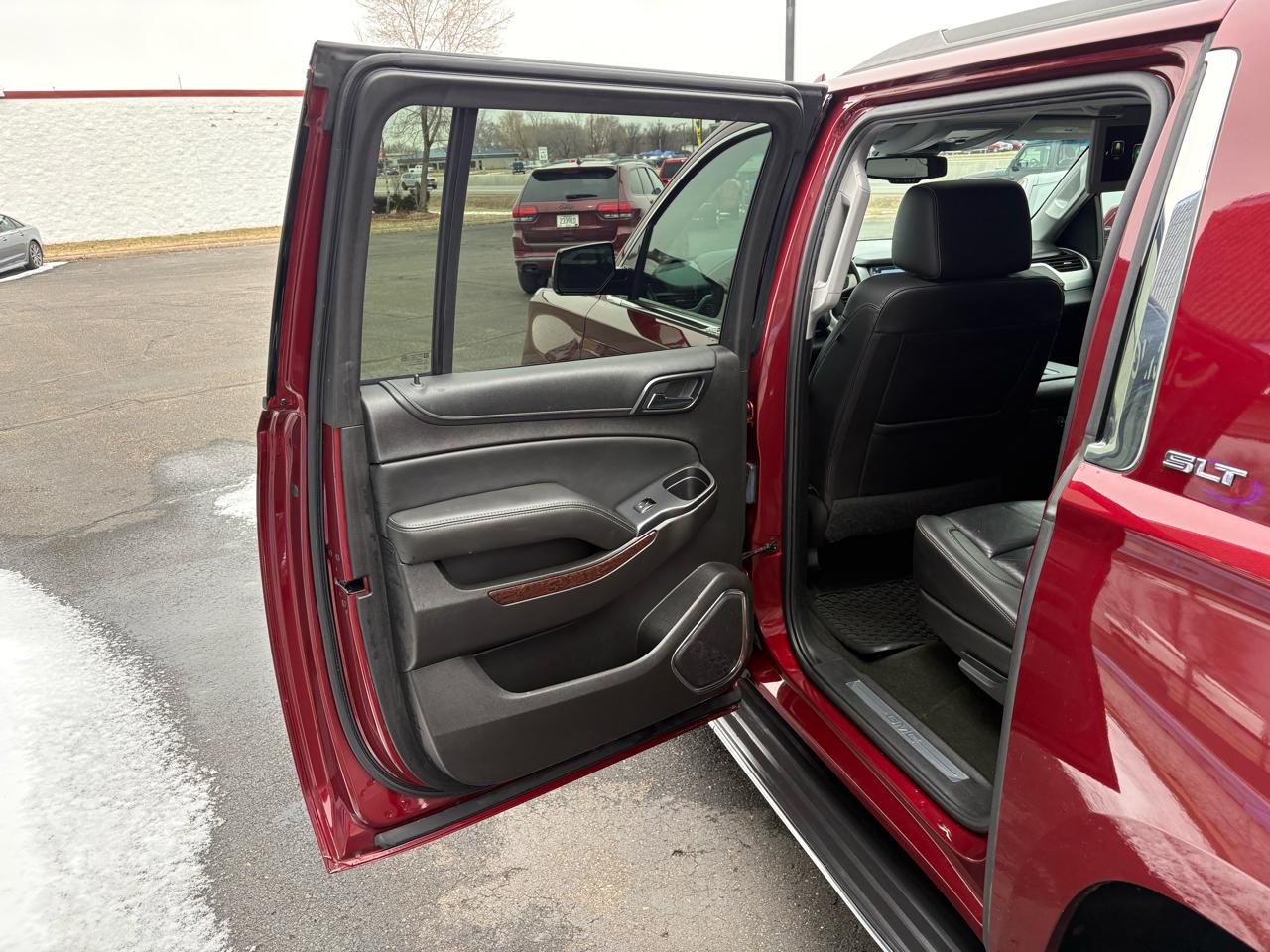 GMC Yukon XL 4WD 4dr SLT 2017