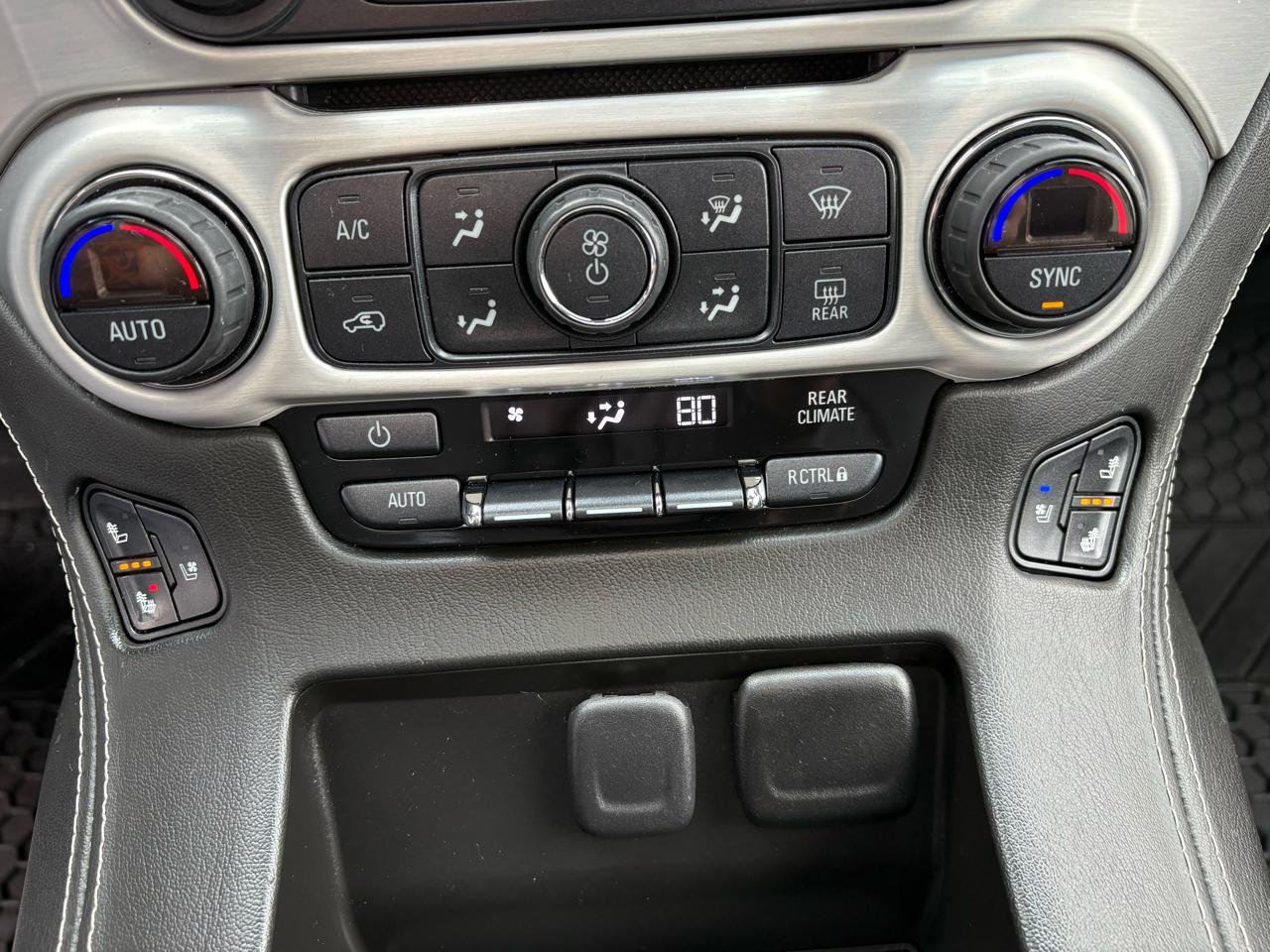 GMC Yukon XL 4WD 4dr SLT 2017