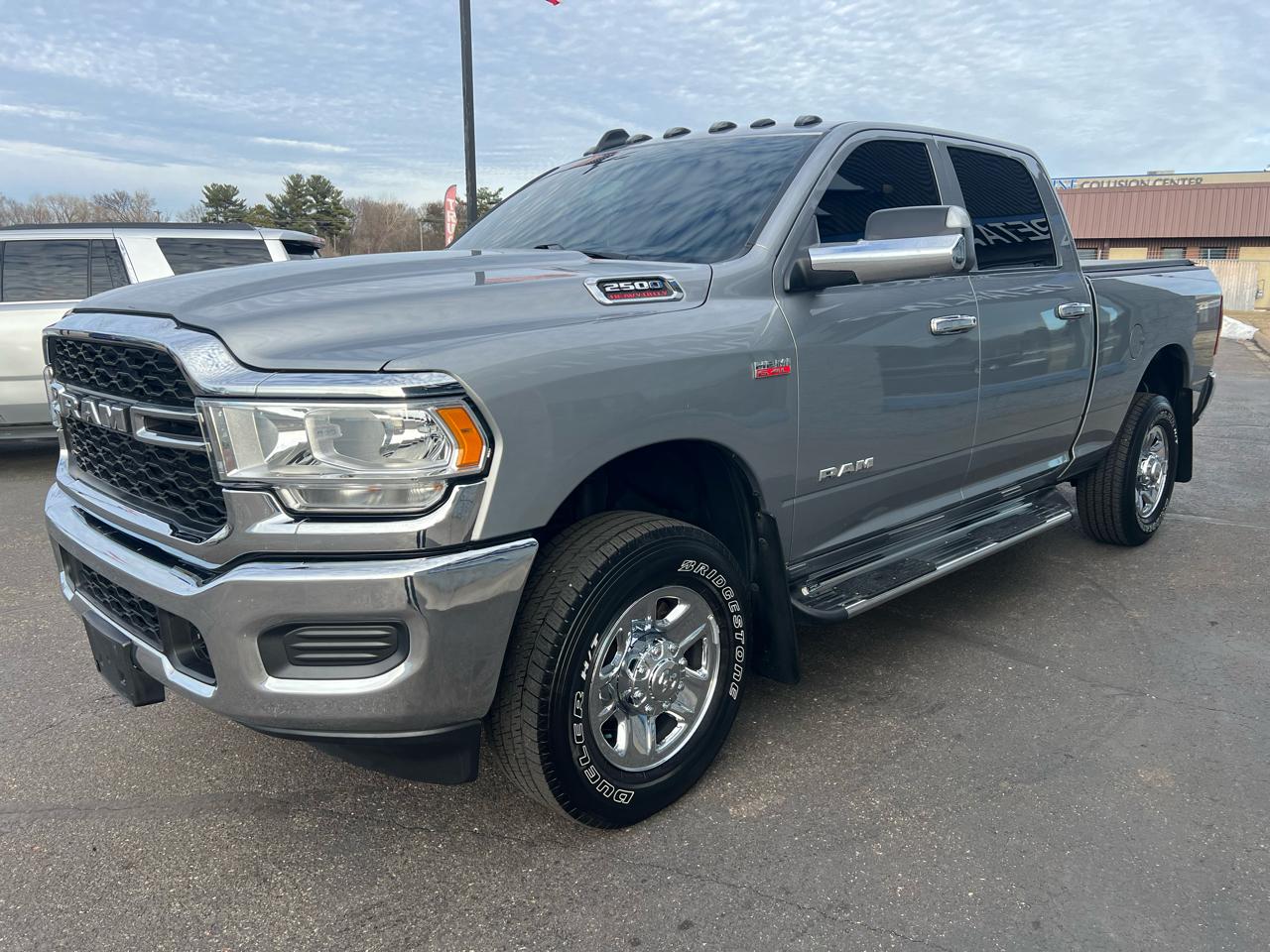 RAM 2500 Tradesman 4x4 Crew Cab 6'4" Box 2021