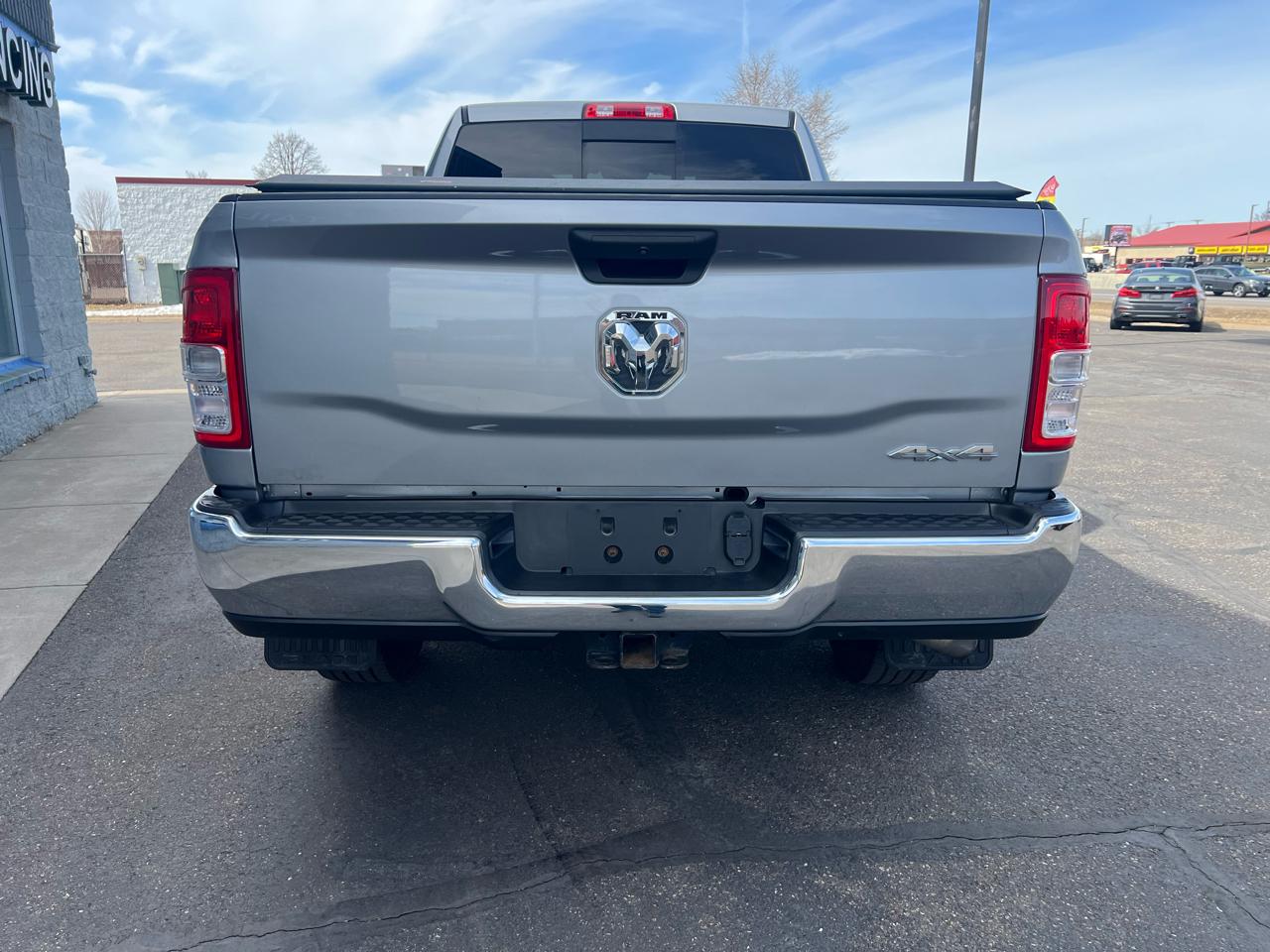 RAM 2500 Tradesman 4x4 Crew Cab 6'4" Box 2021