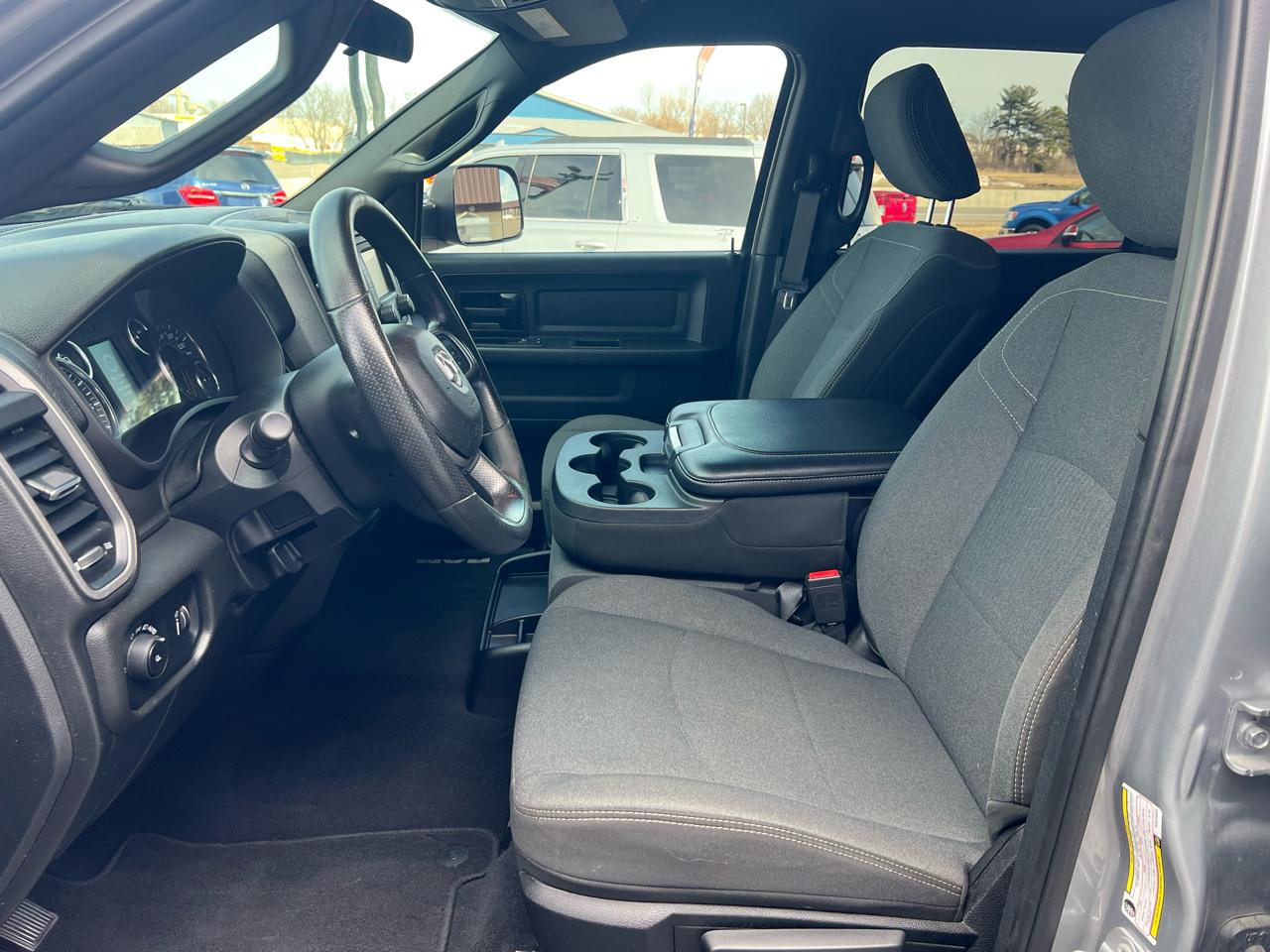 RAM 2500 Tradesman 4x4 Crew Cab 6'4" Box 2021