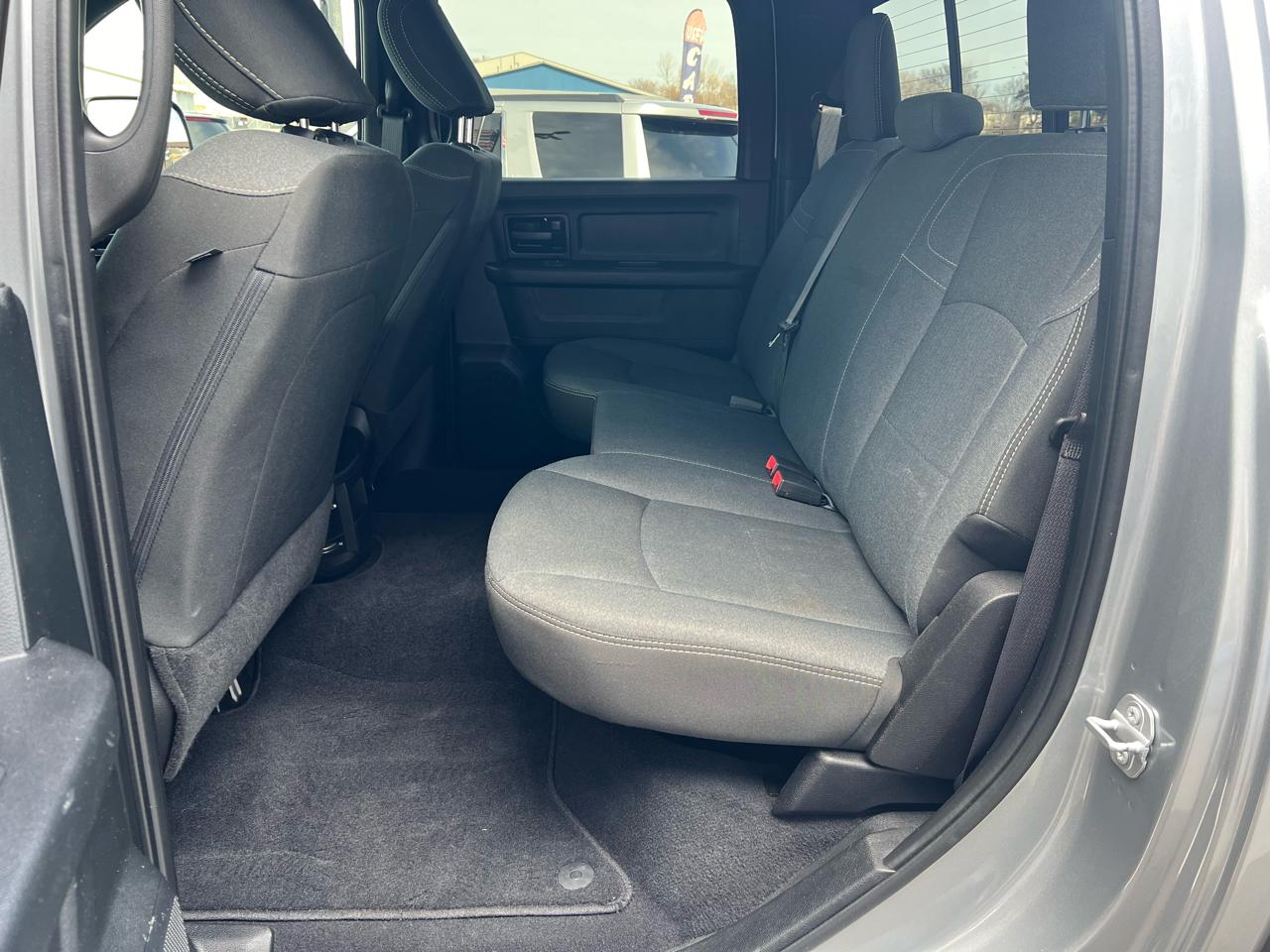 RAM 2500 Tradesman 4x4 Crew Cab 6'4" Box 2021