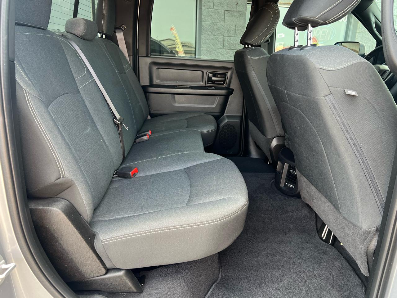 RAM 2500 Tradesman 4x4 Crew Cab 6'4" Box 2021