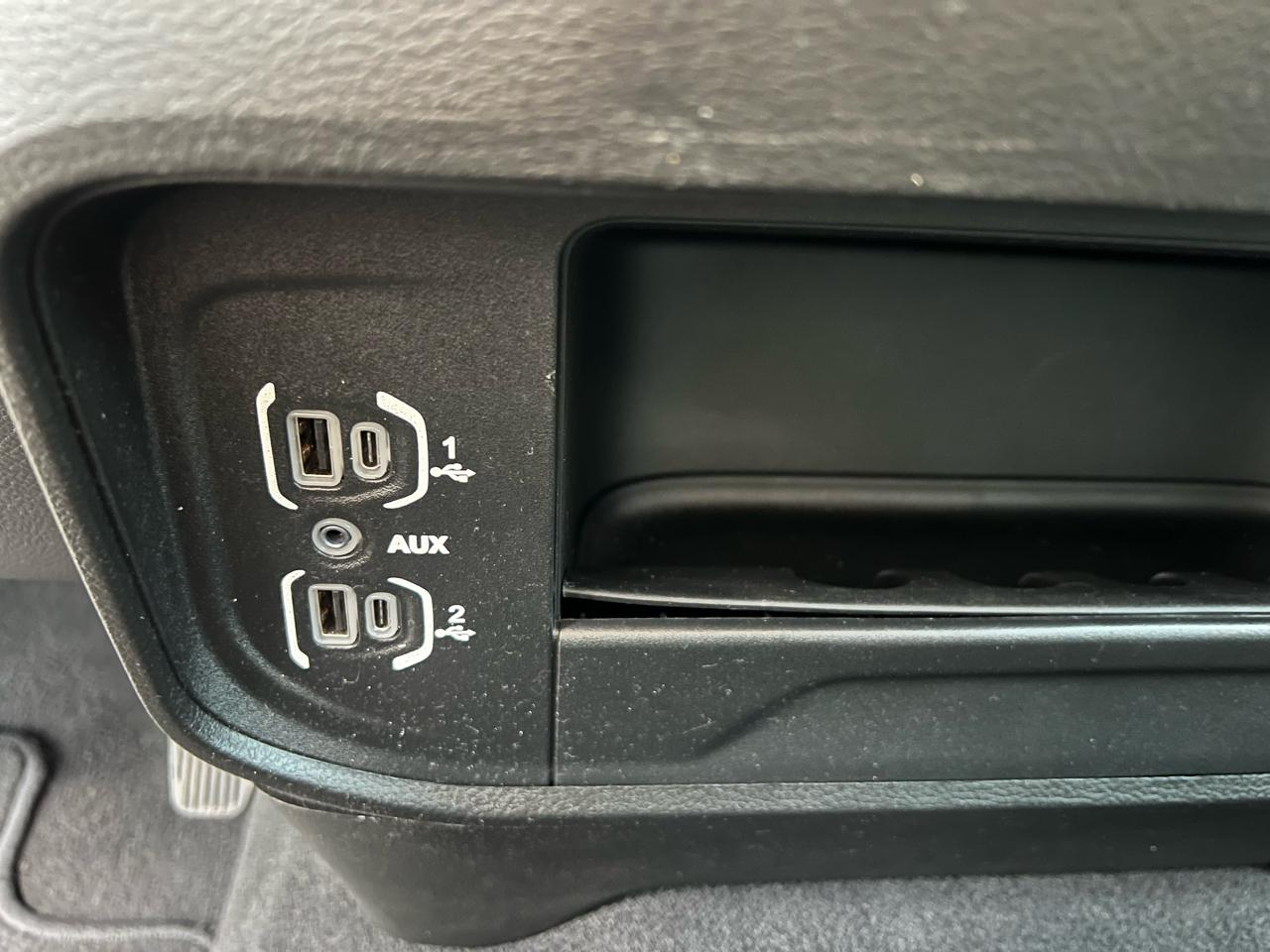 RAM 2500 Tradesman 4x4 Crew Cab 6'4" Box 2021