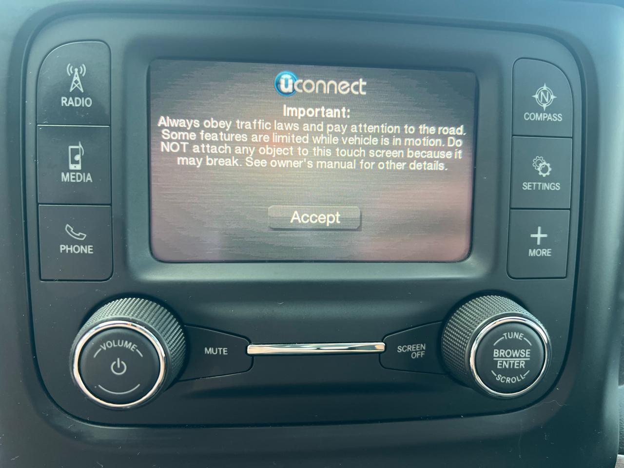 RAM 2500 Tradesman 4x4 Crew Cab 6'4" Box 2021