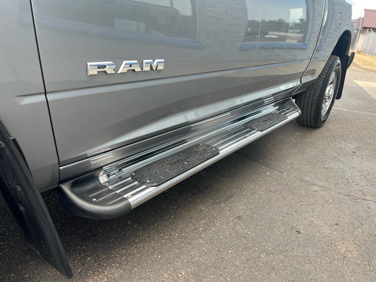 RAM 2500 Tradesman 4x4 Crew Cab 6'4" Box 2021