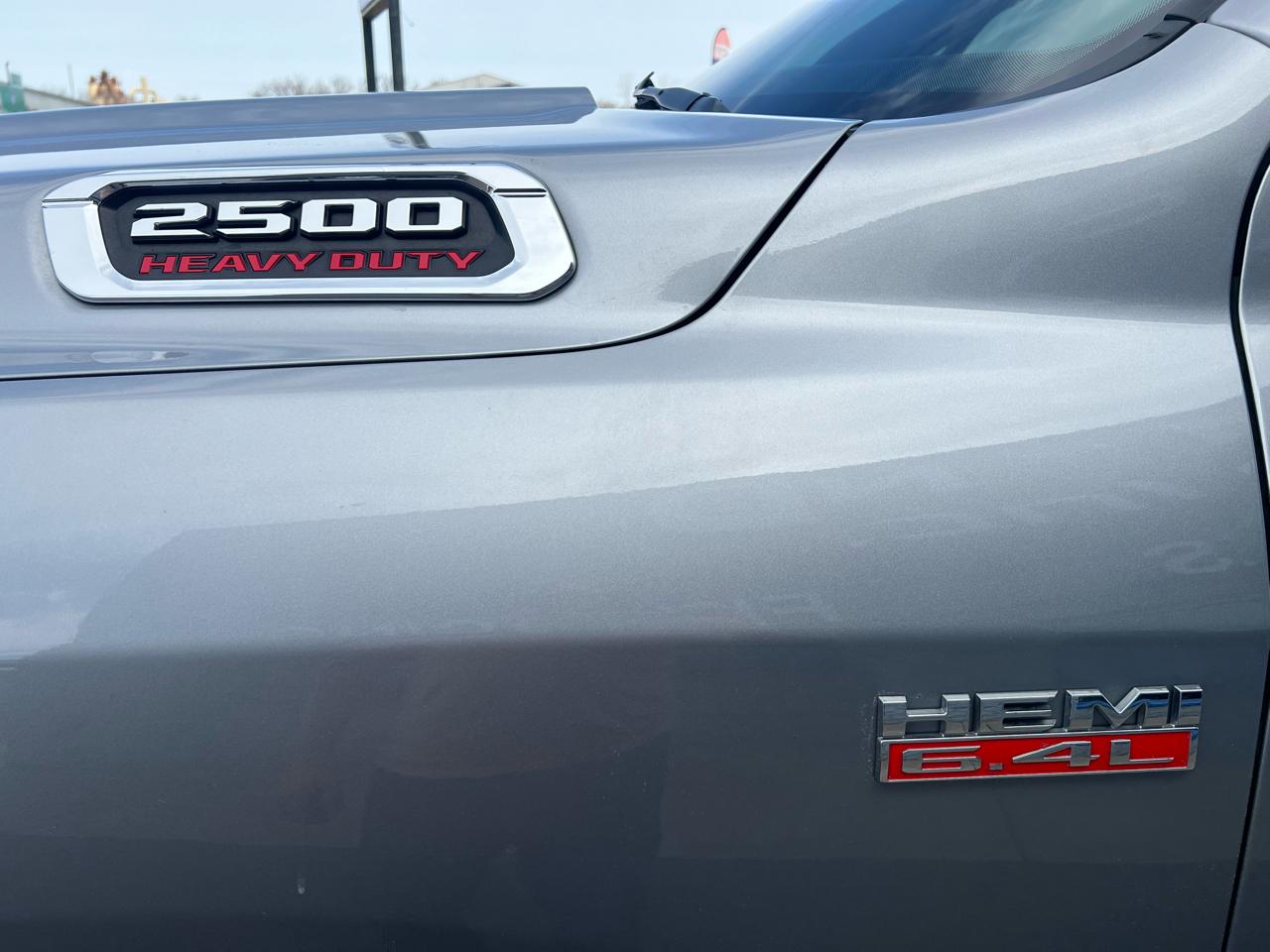 RAM 2500 Tradesman 4x4 Crew Cab 6'4" Box 2021