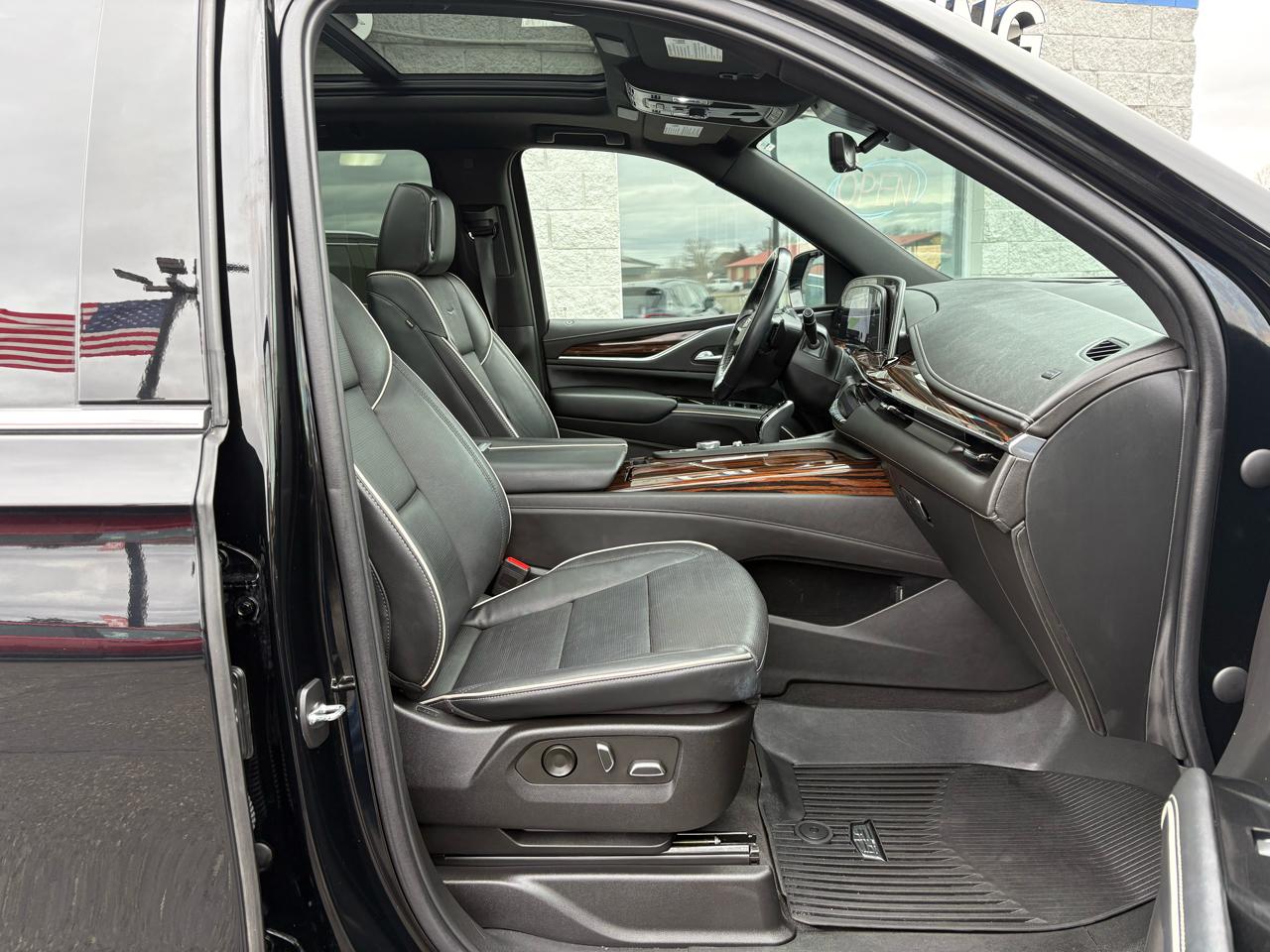 Cadillac Escalade ESV 4WD 4dr Premium Luxury 2023